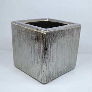 BNB Modern Porcelain Ceramic Etched Textured Silver Tone Cube Flower Pot Vase